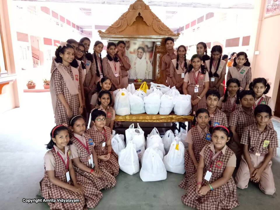 960px x 720px - Our Humble Contribution to the Flood Relief Effort - Amrita Vidyalayam |  Puthiyakavu